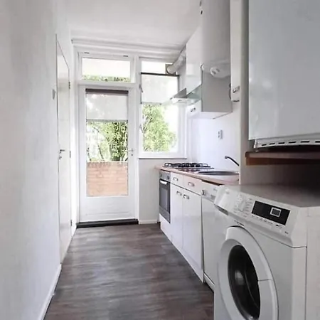 Cute For Couple Near City Center Apartmán